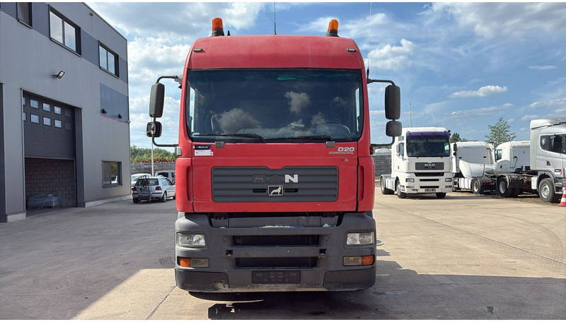 MAN TGA 18.390 (BOITE MANUELLE / MANUAL GEARBOX / PTO / POMPE HYDRAULIQUE) - Ťahač: obrázok 2 MAN TGA 18.390 (BOITE MANUELLE / MANUAL GEARBOX / PTO / POMPE HYDRAULIQUE) - Ťahač: obrázok 2