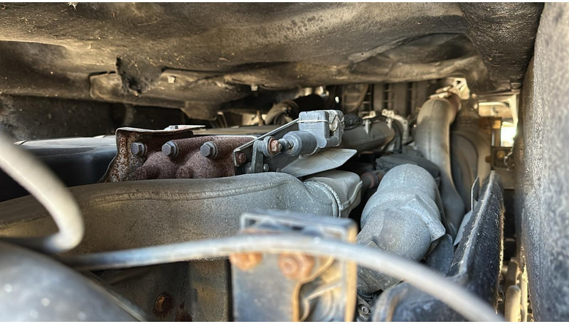 Ťahač MAN TGA 18.430 (BOITE MANUELLE / MANUAL GEARBOX): obrázok 16