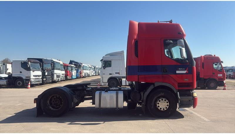 Renault Premium 420 (BOITE MANUELLE / MANUAL GEARBOX) - Ťahač: obrázok 4 Renault Premium 420 (BOITE MANUELLE / MANUAL GEARBOX) - Ťahač: obrázok 4