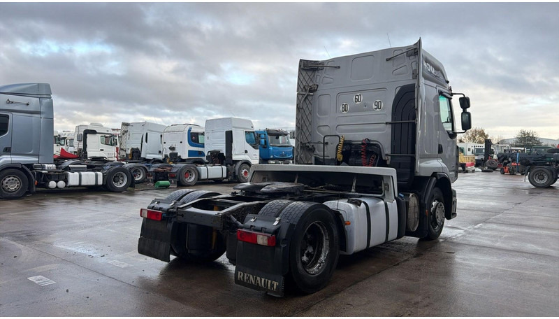 Renault Premium 450 (BOITE MANUELLE / MANUALGEARBOX) - Ťahač: obrázok 4 Renault Premium 450 (BOITE MANUELLE / MANUALGEARBOX) - Ťahač: obrázok 4