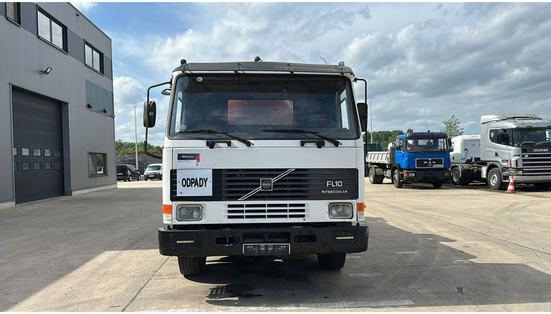 Volvo FL 10 - 280 (12.000L / POMPE MANUELLE / MANUAL PUMP / BOITE MANUELLE / MANUAL GEARBOX) - Fekálne vozidlo: obrázok 2 Volvo FL 10 - 280 (12.000L / POMPE MANUELLE / MANUAL PUMP / BOITE MANUELLE / MANUAL GEARBOX) - Fekálne vozidlo: obrázok 2