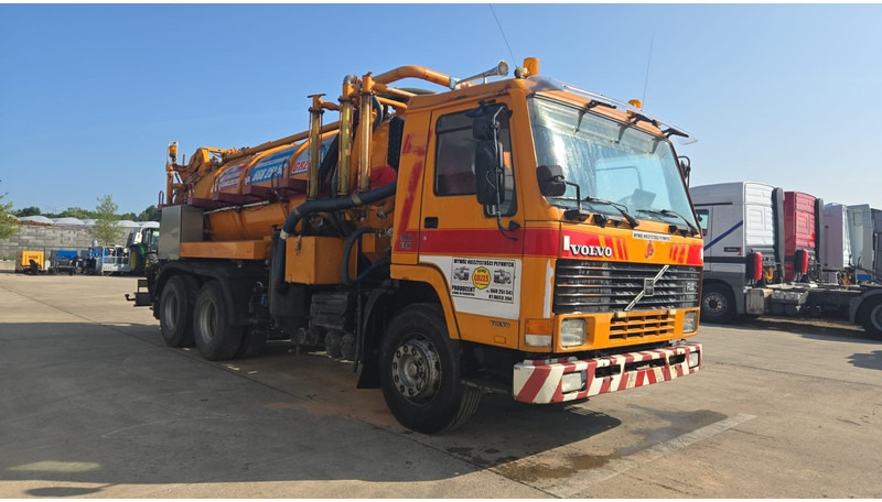 Volvo FL 10 - 320 (10500L + 1500L / 10 TYRES FULL STEEL / HIGH PRESSURE + VACUUM / POMPE MANUELLE / MANUAL PUMP) - Fekálne vozidlo: obrázok 3 Volvo FL 10 - 320 (10500L + 1500L / 10 TYRES FULL STEEL / HIGH PRESSURE + VACUUM / POMPE MANUELLE / MANUAL PUMP) - Fekálne vozidlo: obrázok 3