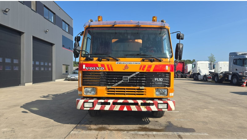 Volvo FL 10 - 320 (10500L + 1500L / 10 TYRES FULL STEEL / HIGH PRESSURE + VACUUM / POMPE MANUELLE / MANUAL PUMP) - Fekálne vozidlo: obrázok 2 Volvo FL 10 - 320 (10500L + 1500L / 10 TYRES FULL STEEL / HIGH PRESSURE + VACUUM / POMPE MANUELLE / MANUAL PUMP) - Fekálne vozidlo: obrázok 2
