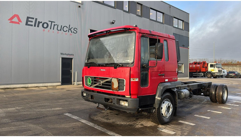Volvo FL 220 (MANUAL GEARBOX / BOITE MANUELLE) - Podvozek s kabinou: obrázok 1 Volvo FL 220 (MANUAL GEARBOX / BOITE MANUELLE) - Podvozek s kabinou: obrázok 1