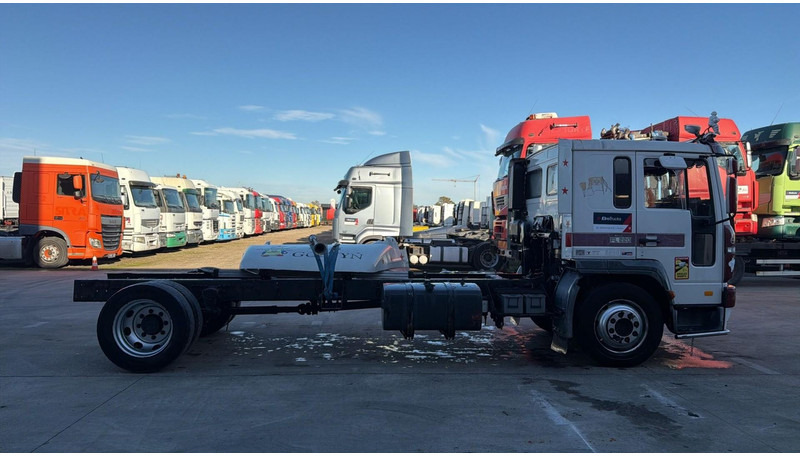 Volvo FL 6 - 220 (MANUAL GEARBOX / BOITE MANUELLE / 8 TONNES) - Podvozek s kabinou: obrázok 3 Volvo FL 6 - 220 (MANUAL GEARBOX / BOITE MANUELLE / 8 TONNES) - Podvozek s kabinou: obrázok 3