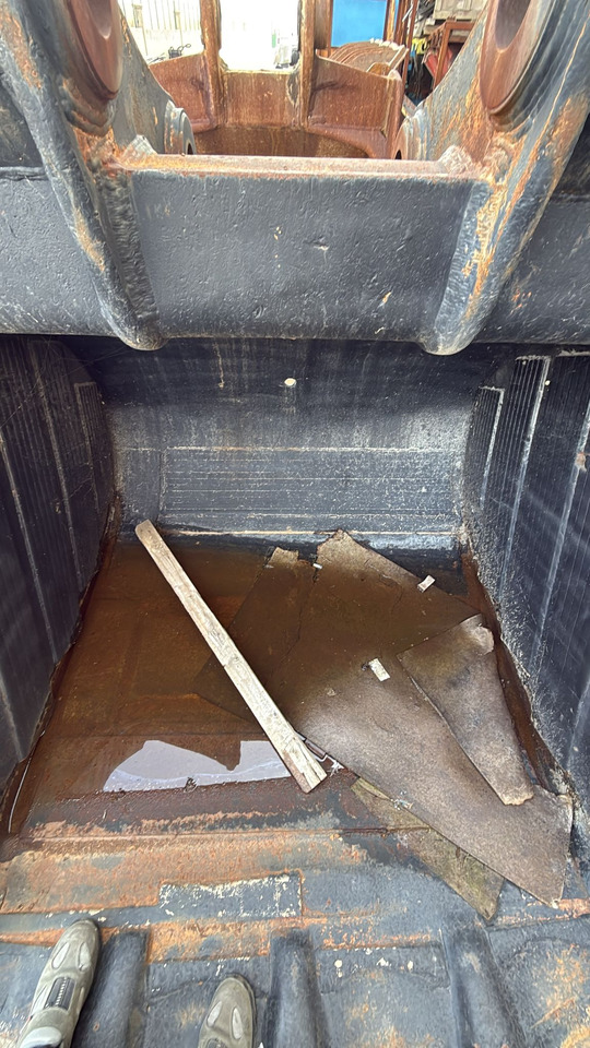 HITACHI ZX520/530 Cheap Second Hand Bucket - Lyžica pre rýpadlo: obrázok 4 HITACHI ZX520/530 Cheap Second Hand Bucket - Lyžica pre rýpadlo: obrázok 4