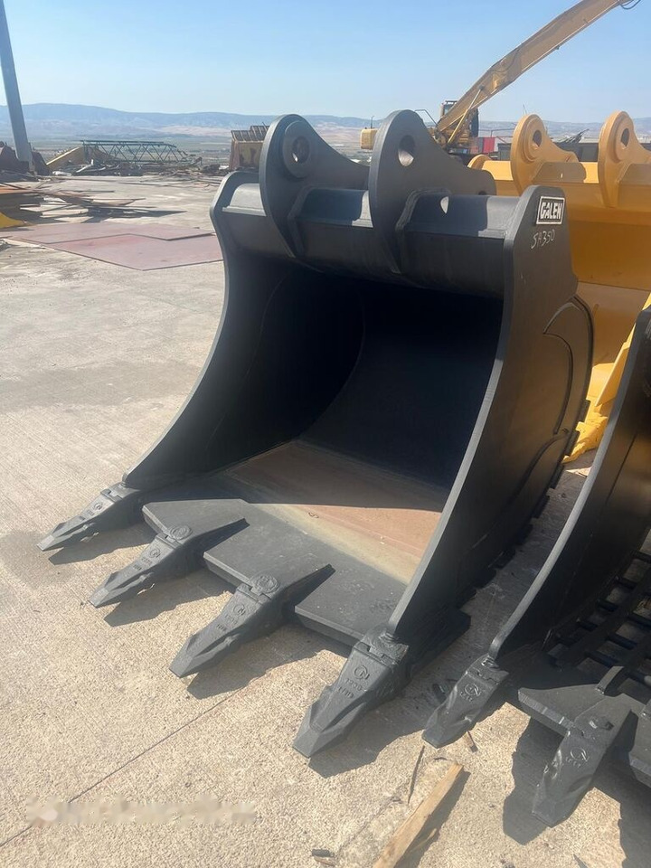 Komatsu PC350 Bucket from Stock - Lyžica pre rýpadlo: obrázok 2 Komatsu PC350 Bucket from Stock - Lyžica pre rýpadlo: obrázok 2