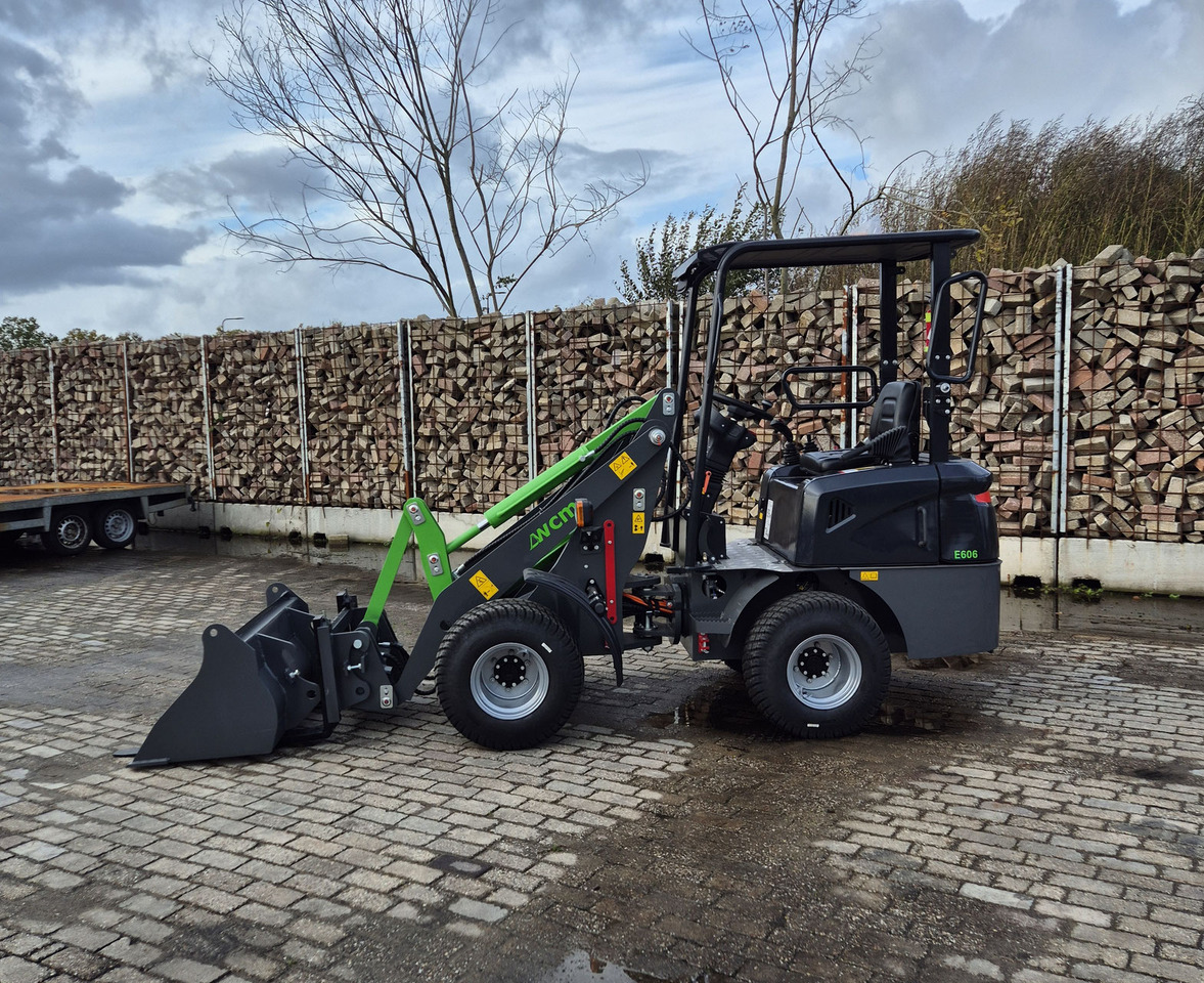 WCM-606 - Kolesový nakladač: obrázok 3 WCM-606 - Kolesový nakladač: obrázok 3