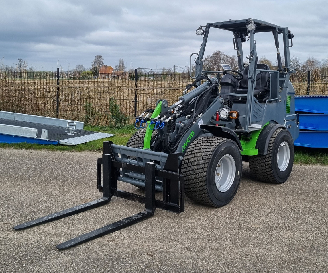 WCM - L2316 - Kolesový nakladač: obrázok 2 WCM - L2316 - Kolesový nakladač: obrázok 2