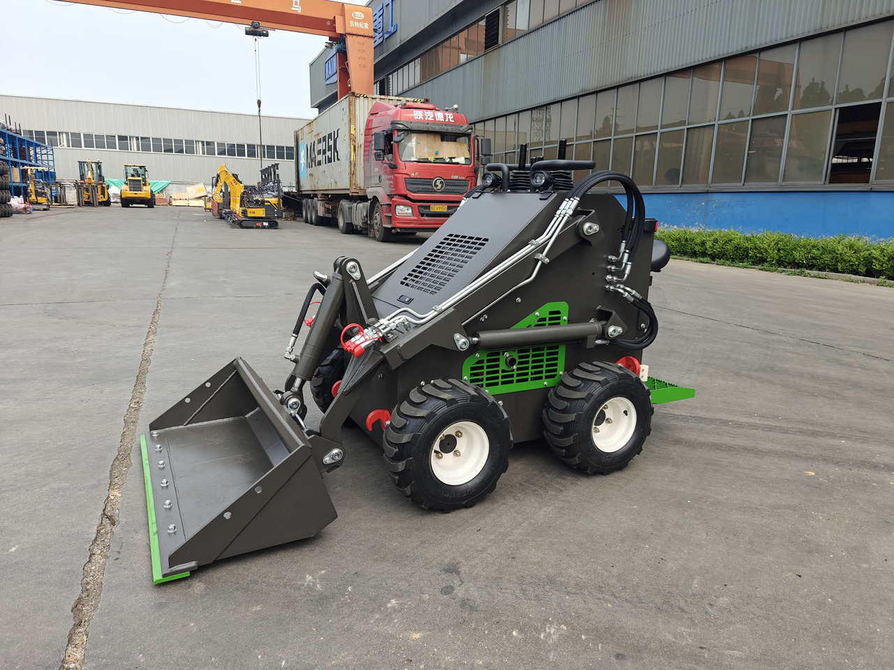 WCM-SL380 - Šmykom riadený nakladač: obrázok 3 WCM-SL380 - Šmykom riadený nakladač: obrázok 3