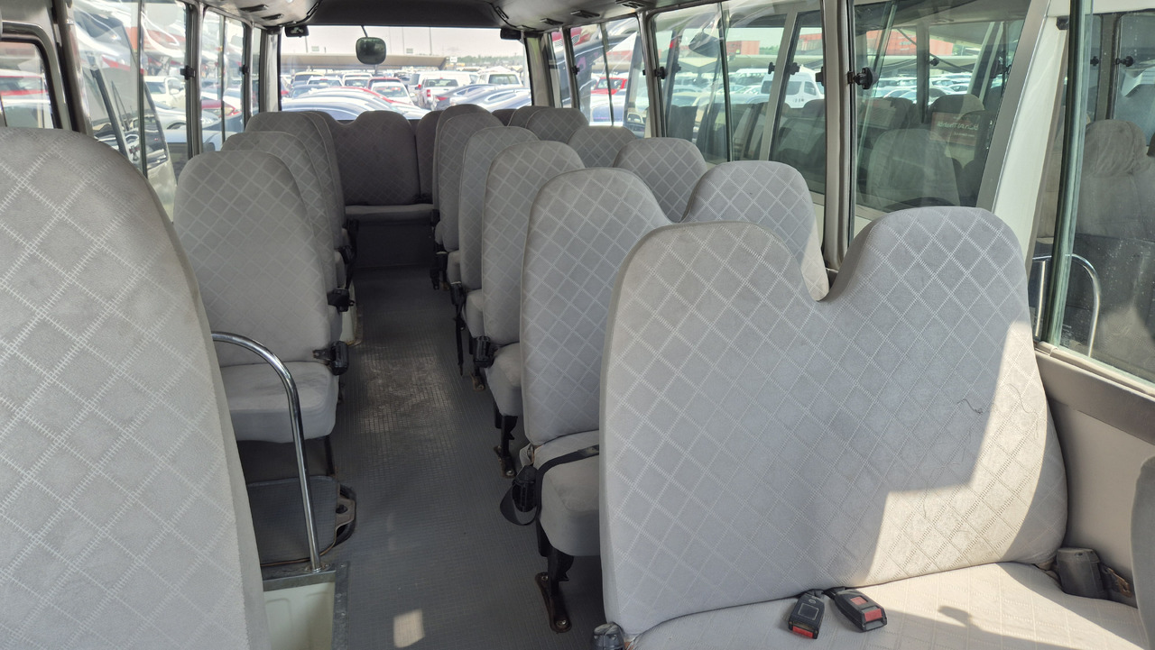 TOYOTA Coaster ... 30 places ... Climatisé - Minibus, Mikrobus: obrázok 3 TOYOTA Coaster ... 30 places ... Climatisé - Minibus, Mikrobus: obrázok 3