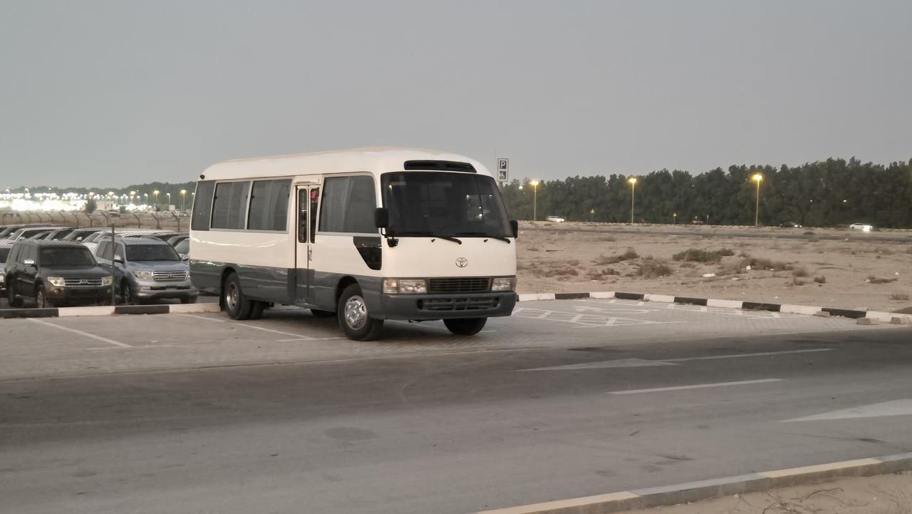 Toyota Coaster ... 30 places - climatisé - Minibus, Mikrobus: obrázok 1 Toyota Coaster ... 30 places - climatisé - Minibus, Mikrobus: obrázok 1