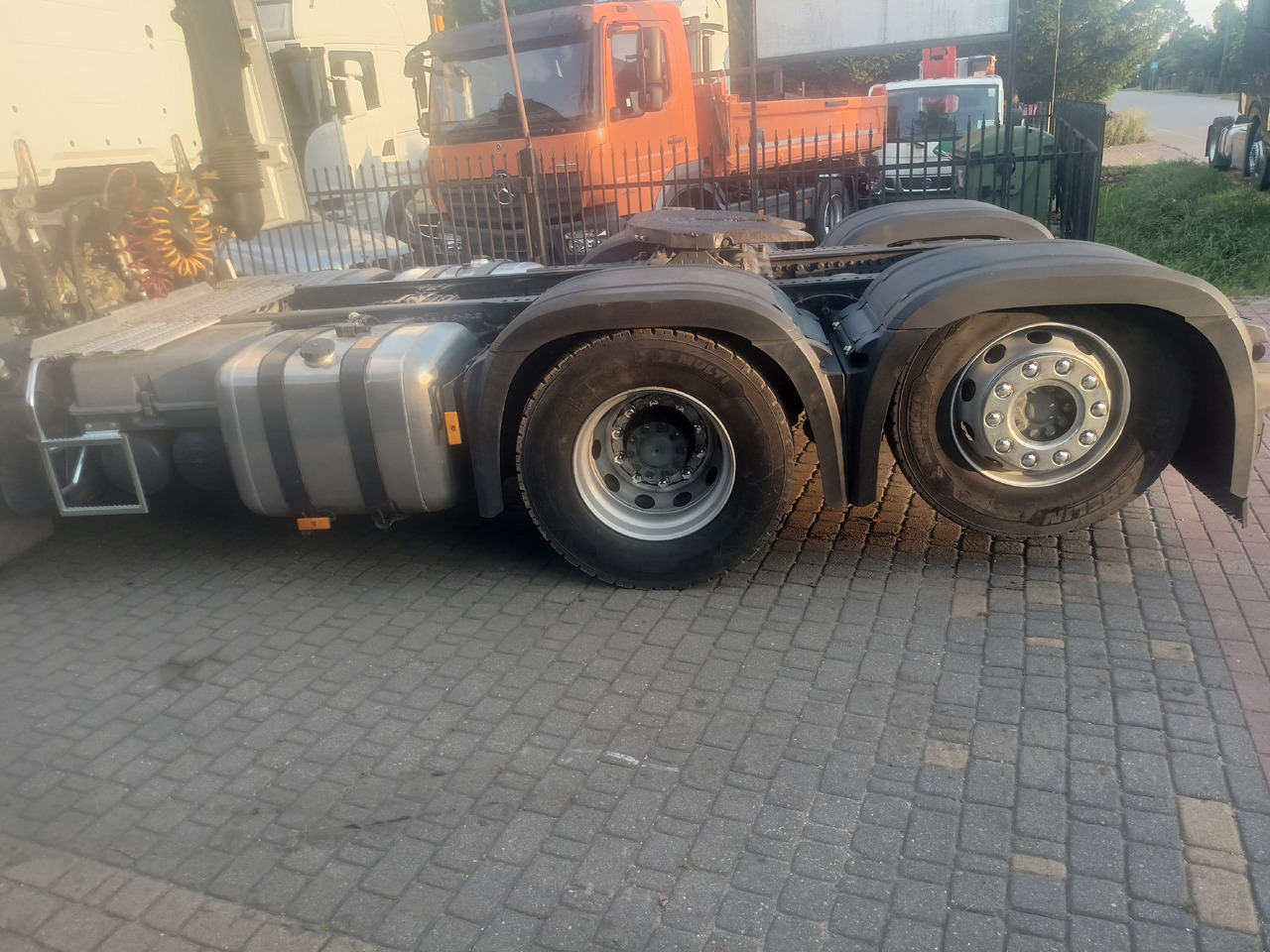Mercedes-Benz Actros 2551 - Ťahač: obrázok 2 Mercedes-Benz Actros 2551 - Ťahač: obrázok 2