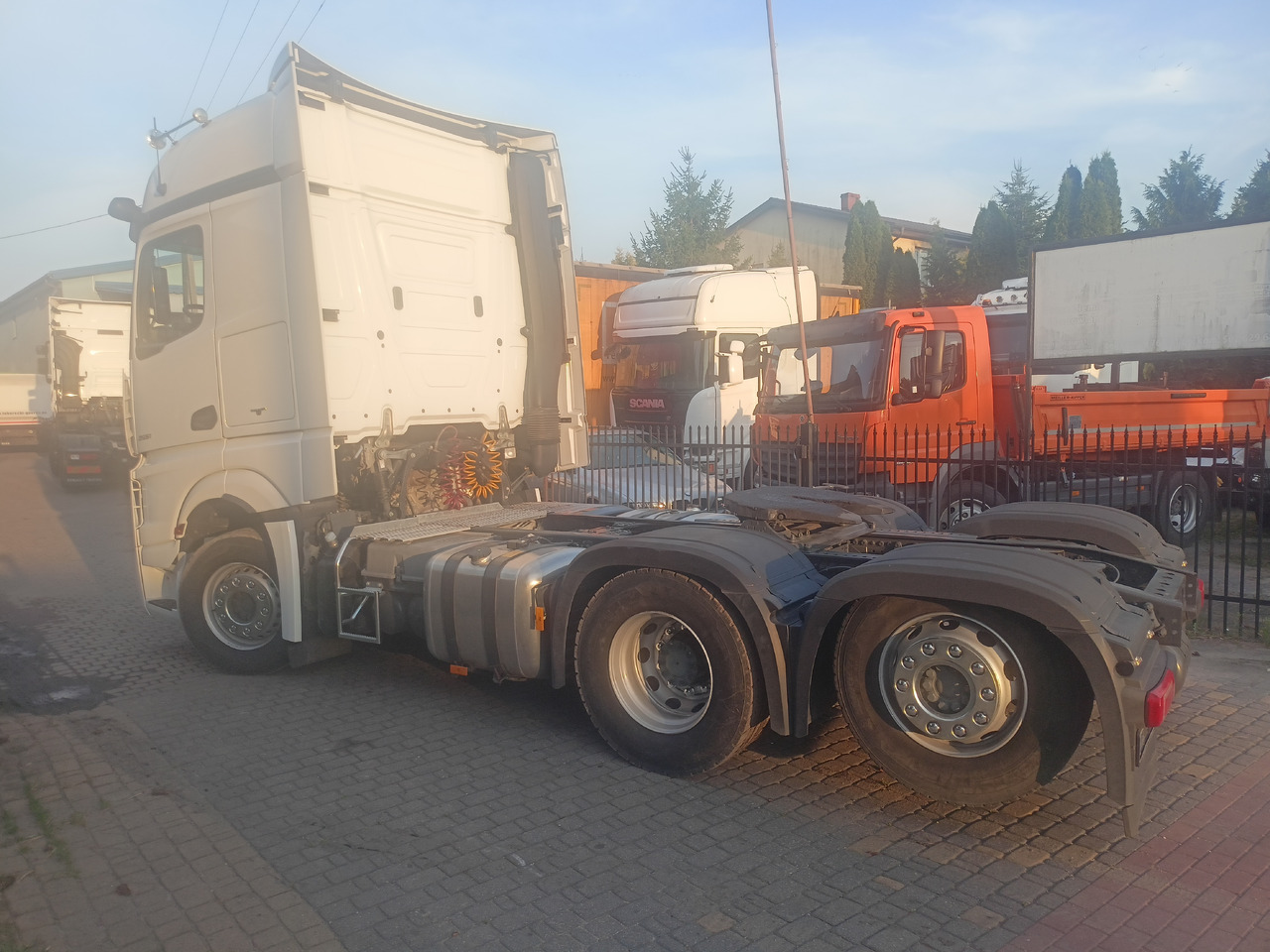 Mercedes-Benz Actros 2551 - Ťahač: obrázok 5 Mercedes-Benz Actros 2551 - Ťahač: obrázok 5