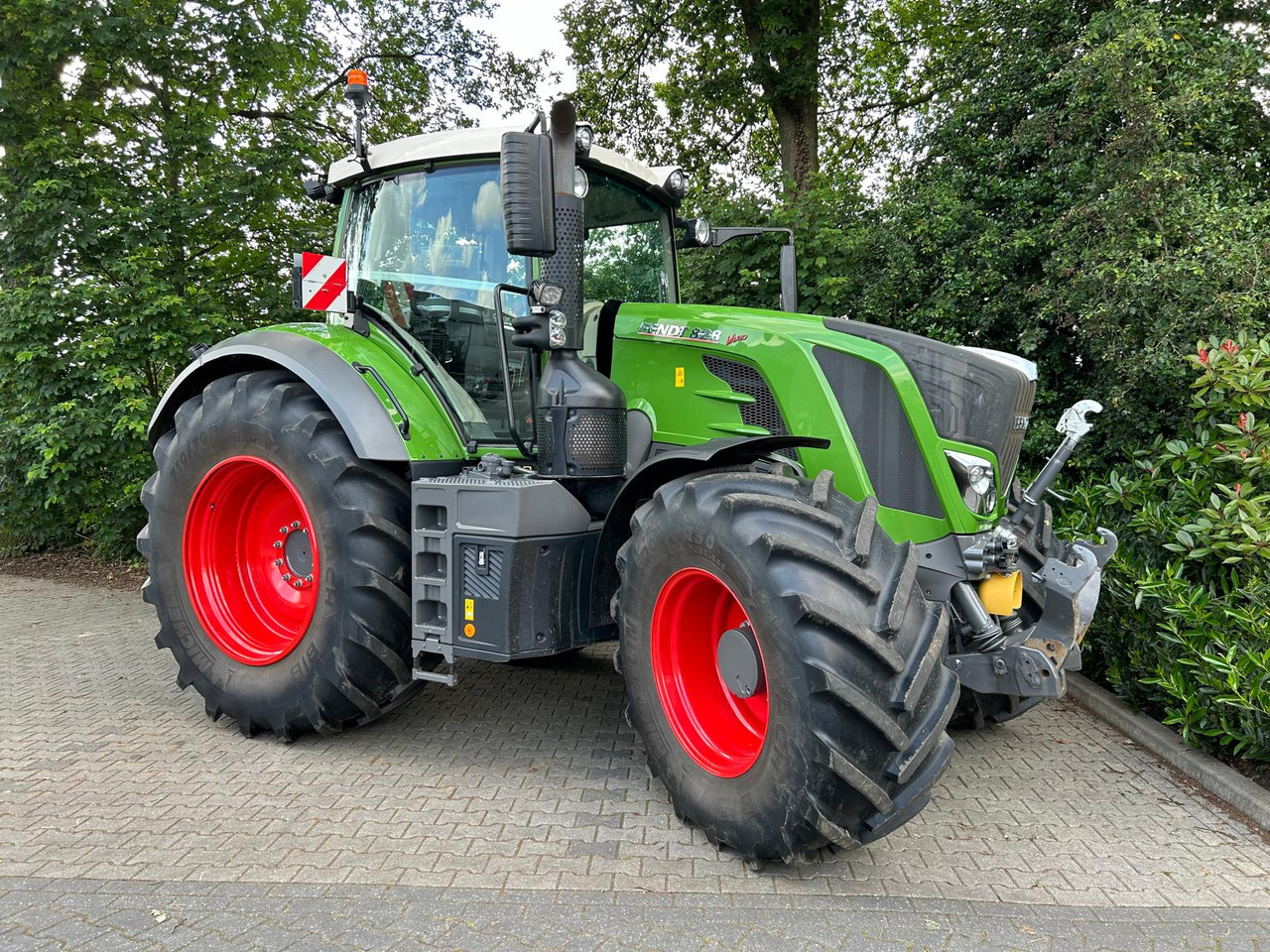Fendt 828 Vario S4 ProfiPlus - Traktor: obrázok 3 Fendt 828 Vario S4 ProfiPlus - Traktor: obrázok 3