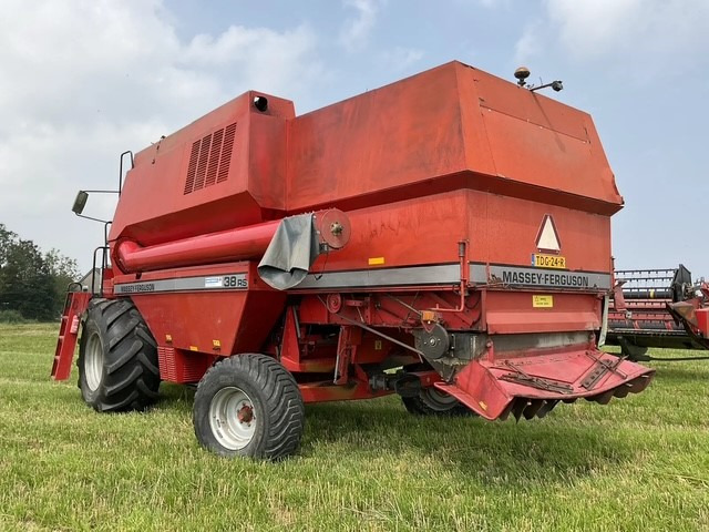 MASSEY FERGUSON 38RS - Obilný kombajn: obrázok 5 MASSEY FERGUSON 38RS - Obilný kombajn: obrázok 5