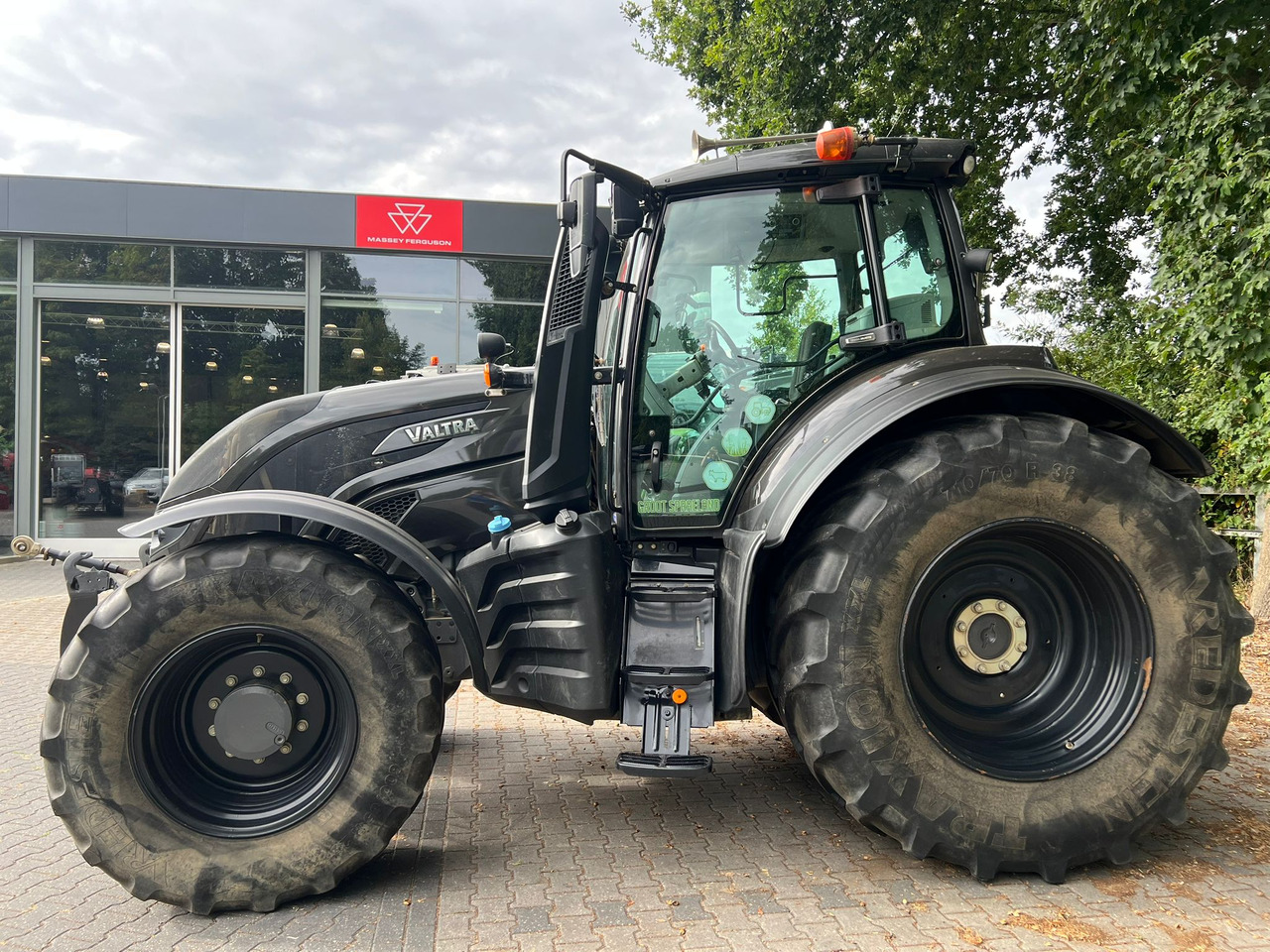 Valtra T174 Versu - Traktor: obrázok 2 Valtra T174 Versu - Traktor: obrázok 2