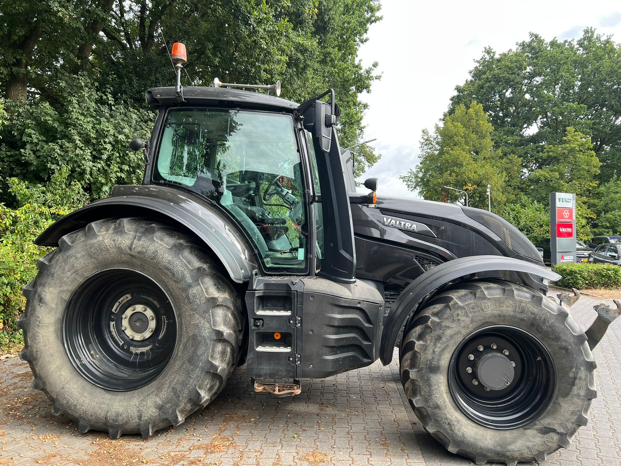Valtra T174 Versu - Traktor: obrázok 4 Valtra T174 Versu - Traktor: obrázok 4