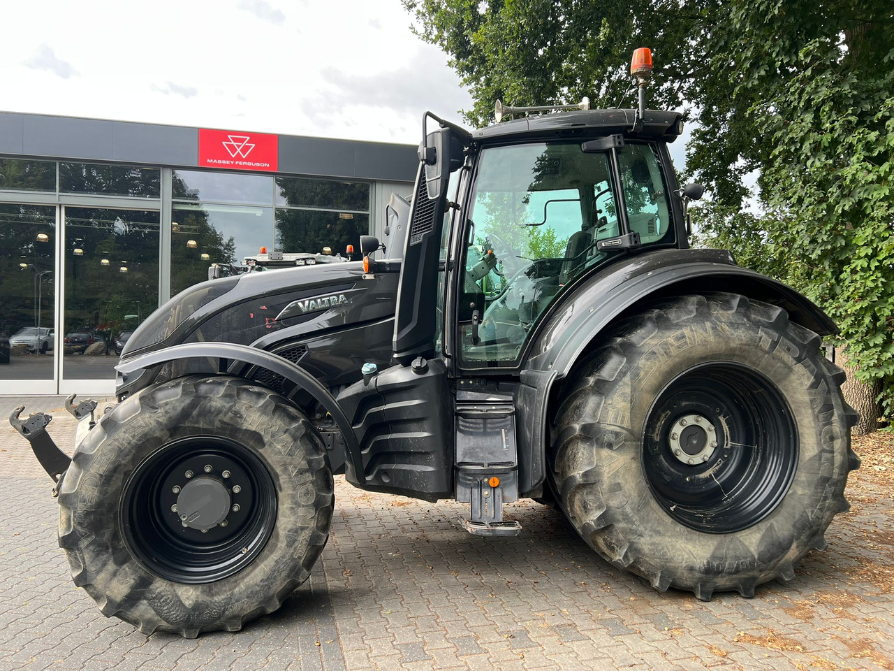 Valtra T174 Versu - Traktor: obrázok 2 Valtra T174 Versu - Traktor: obrázok 2