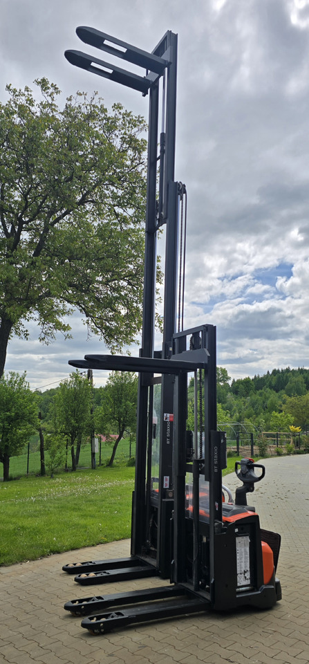 Toyota SPE 160L 6000mm initial lift wstępne podnoszenie triplex - Stohovač: obrázok 4 Toyota SPE 160L 6000mm initial lift wstępne podnoszenie triplex - Stohovač: obrázok 4
