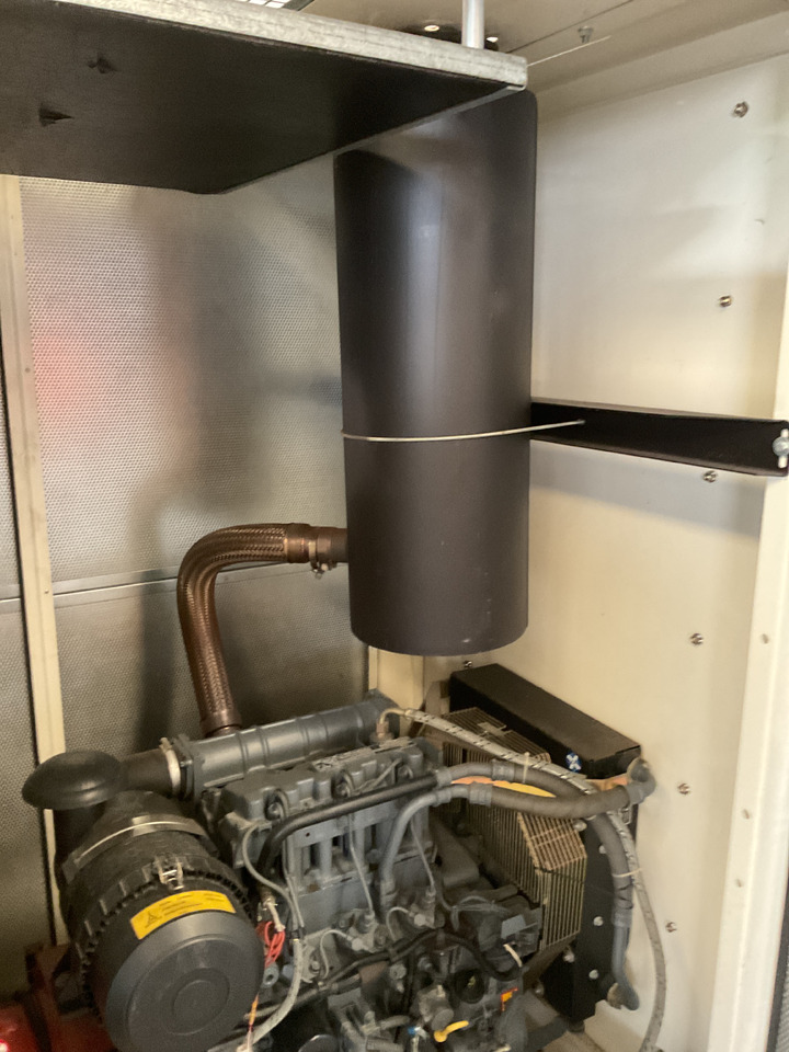 Deutz F3M1011F, 45KVA generatorset. Like brand new. Low standby hours - Elektrický generátor: obrázok 4 Deutz F3M1011F, 45KVA generatorset. Like brand new. Low standby hours - Elektrický generátor: obrázok 4