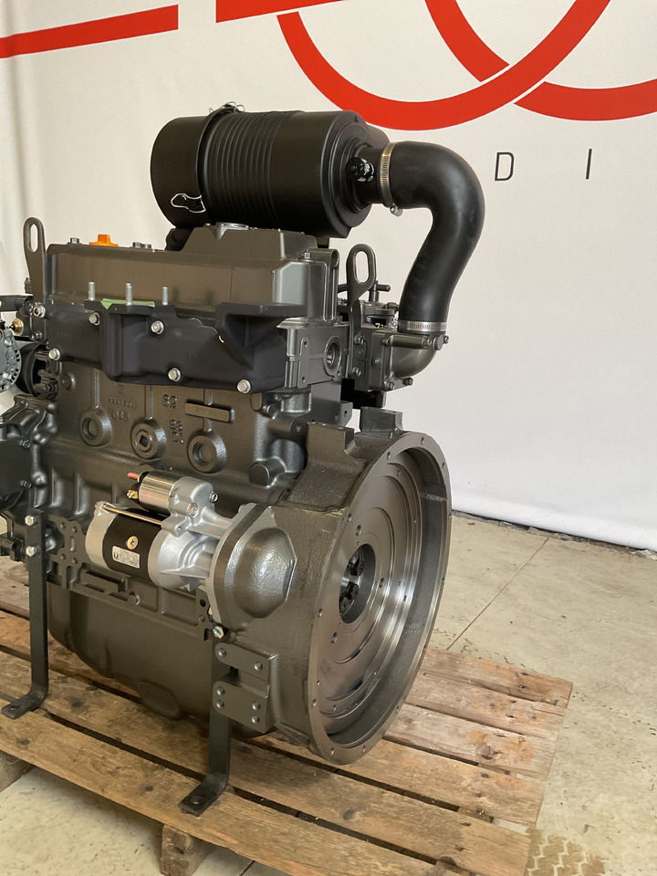 Yanmar 4TNV98 - Motor: obrázok 4 Yanmar 4TNV98 - Motor: obrázok 4