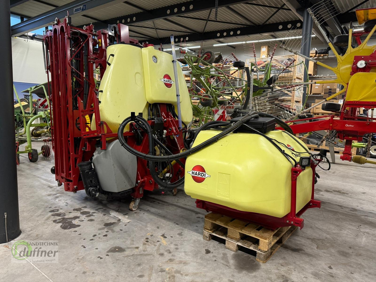 Hardi Mega 12 1200 Smart ISOBUS - Ťahaný postrekovač: obrázok 2 Hardi Mega 12 1200 Smart ISOBUS - Ťahaný postrekovač: obrázok 2