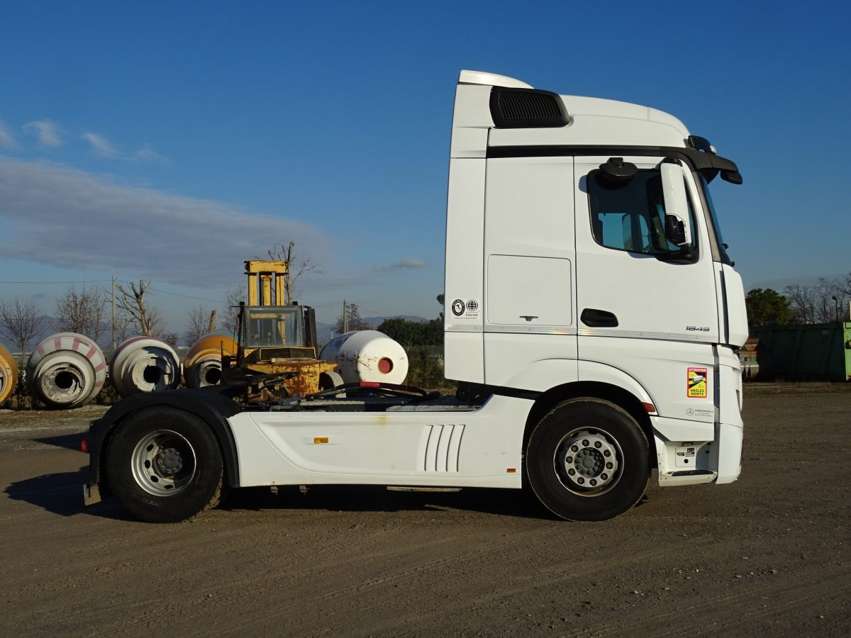MERCEDES ACTROS 1845 - Ťahač: obrázok 4 MERCEDES ACTROS 1845 - Ťahač: obrázok 4