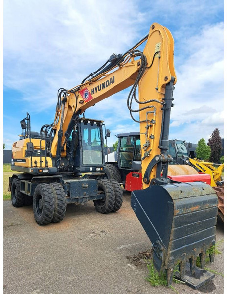Hyundai HW 140 - Kolesové rýpadlo: obrázok 5 Hyundai HW 140 - Kolesové rýpadlo: obrázok 5