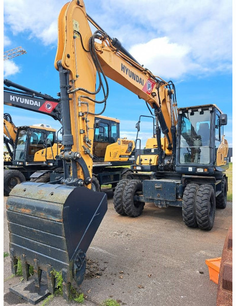 Hyundai HW140 - Kolesové rýpadlo: obrázok 4 Hyundai HW140 - Kolesové rýpadlo: obrázok 4