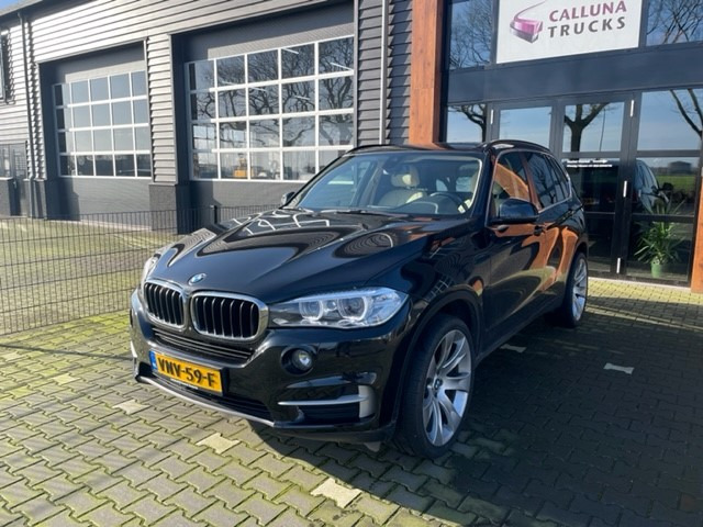 BMW X5 XDRIVE 30d - SUV: obrázok 2 BMW X5 XDRIVE 30d - SUV: obrázok 2