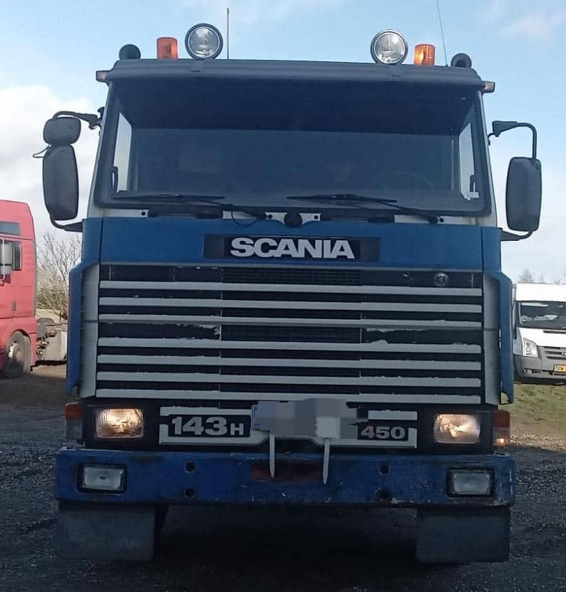 Scania R143-450 V8 Tractor unit with crane - Ťahač: obrázok 1 Scania R143-450 V8 Tractor unit with crane - Ťahač: obrázok 1