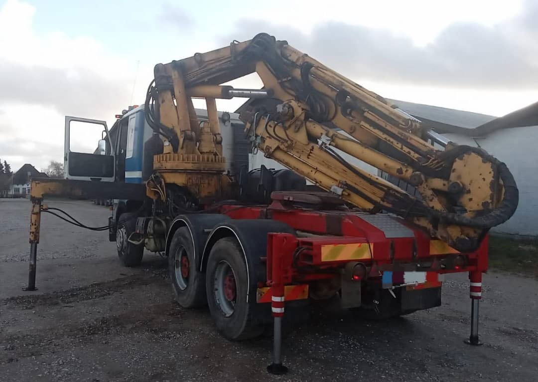 Scania R143-450 V8 Tractor unit with crane - Ťahač: obrázok 4 Scania R143-450 V8 Tractor unit with crane - Ťahač: obrázok 4