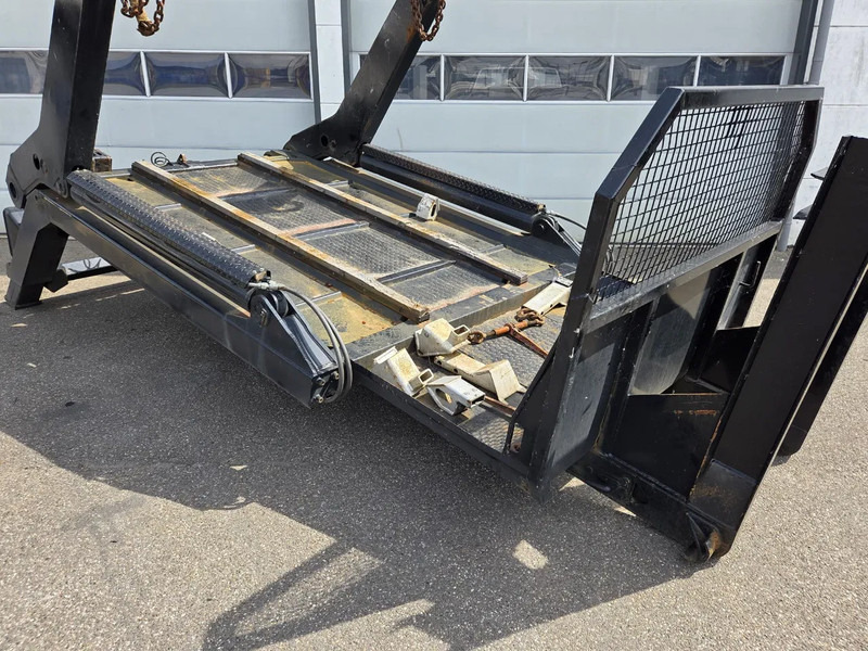 Diversen 14 ton Portaal systeem. haakarm en kabel systeem - Nákladne vozidlo - káblový systém: obrázok 3 Diversen 14 ton Portaal systeem. haakarm en kabel systeem - Nákladne vozidlo - káblový systém: obrázok 3