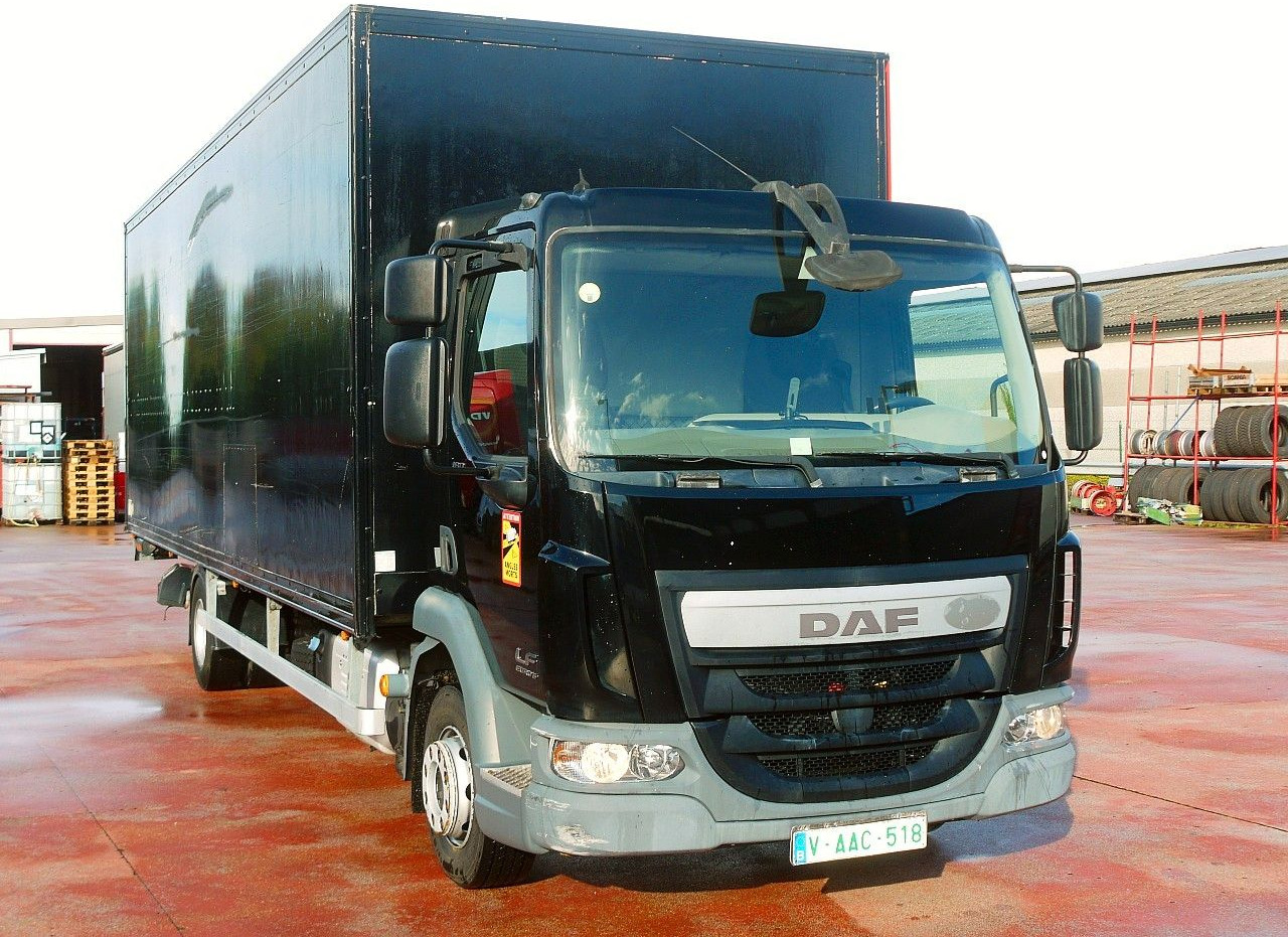 DAF LF 180 12 MEUBEL KOFFER LBW LUFT FEDERUNG AIRCO - Skříňový nákladní auto: obrázok 1 DAF LF 180 12 MEUBEL KOFFER LBW LUFT FEDERUNG AIRCO - Skříňový nákladní auto: obrázok 1