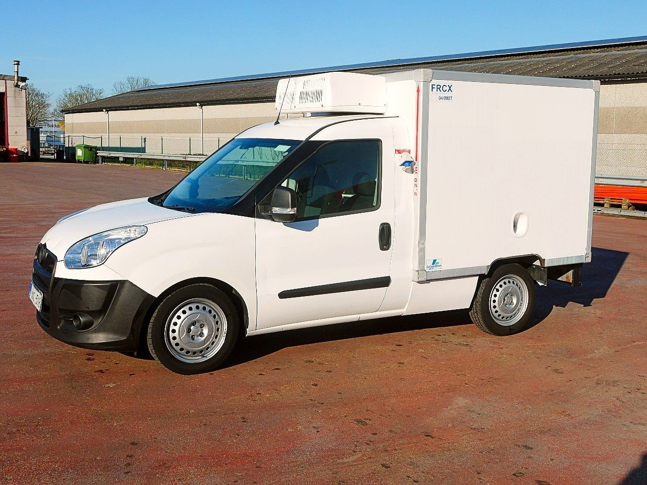 Fiat 1.3 DOBLO KUHLKOFFER RELEC FROD TR22 -20C - Chladiarenská dodávka: obrázok 4 Fiat 1.3 DOBLO KUHLKOFFER RELEC FROD TR22 -20C - Chladiarenská dodávka: obrázok 4