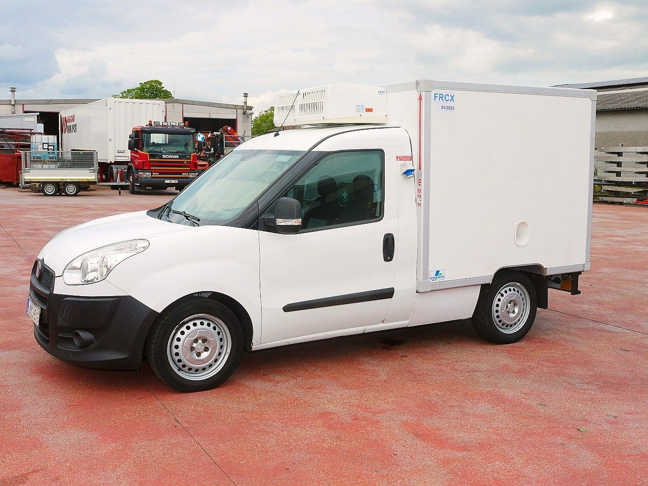 Fiat DOBLO 1.3 KUHLKOFFER RELEC FROID TR 22 -20C - Chladiarenská dodávka: obrázok 3 Fiat DOBLO 1.3 KUHLKOFFER RELEC FROID TR 22 -20C - Chladiarenská dodávka: obrázok 3