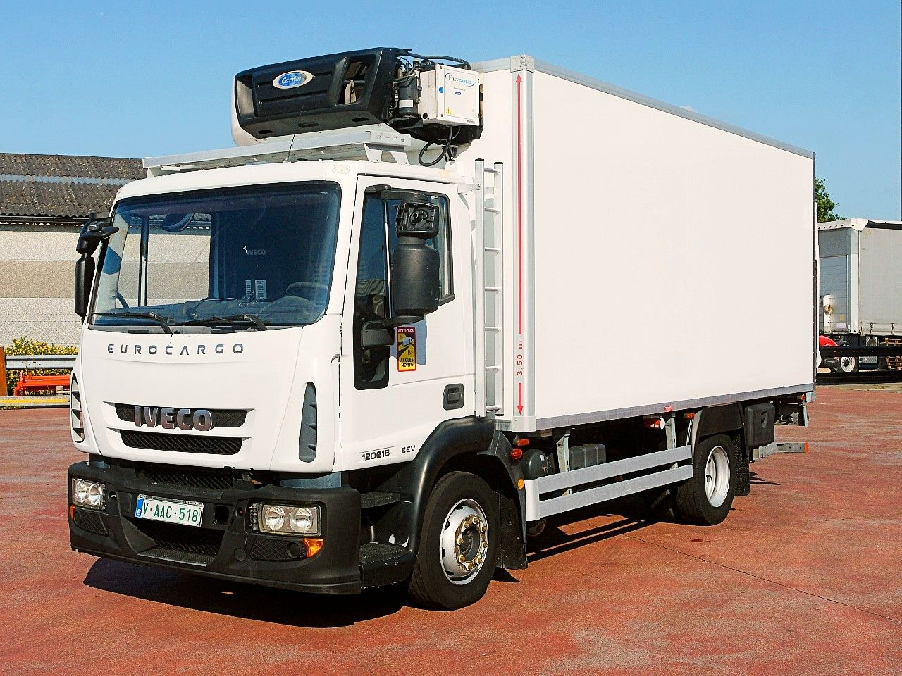 Iveco 120E18 EUROCARGO KUHLKOFFER CARRIER SUPRA 550 - Chladirenské nákladné vozidlo: obrázok 4 Iveco 120E18 EUROCARGO KUHLKOFFER CARRIER SUPRA 550 - Chladirenské nákladné vozidlo: obrázok 4