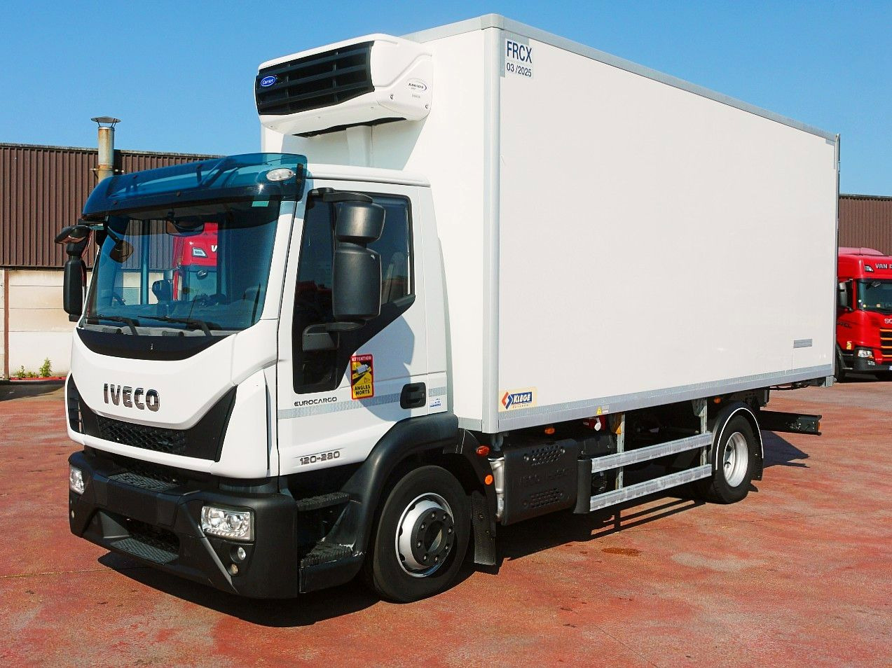 Iveco 120E28 KUHLKOFFER FLEISH BAHNEN CARRIER XARIOS - Chladirenské nákladné vozidlo: obrázok 4 Iveco 120E28 KUHLKOFFER FLEISH BAHNEN CARRIER XARIOS - Chladirenské nákladné vozidlo: obrázok 4