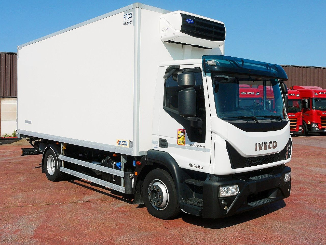 Iveco 120E28 KUHLKOFFER FLEISH BAHNEN CARRIER XARIOS - Chladirenské nákladné vozidlo: obrázok 2 Iveco 120E28 KUHLKOFFER FLEISH BAHNEN CARRIER XARIOS - Chladirenské nákladné vozidlo: obrázok 2