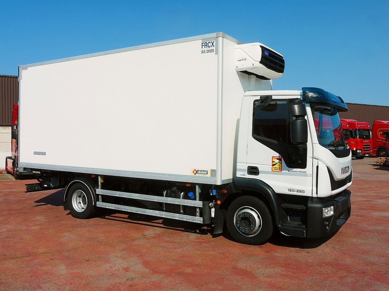 Iveco 120E28 KUHLKOFFER FLEISH BAHNEN CARRIER XARIOS - Chladirenské nákladné vozidlo: obrázok 3 Iveco 120E28 KUHLKOFFER FLEISH BAHNEN CARRIER XARIOS - Chladirenské nákladné vozidlo: obrázok 3