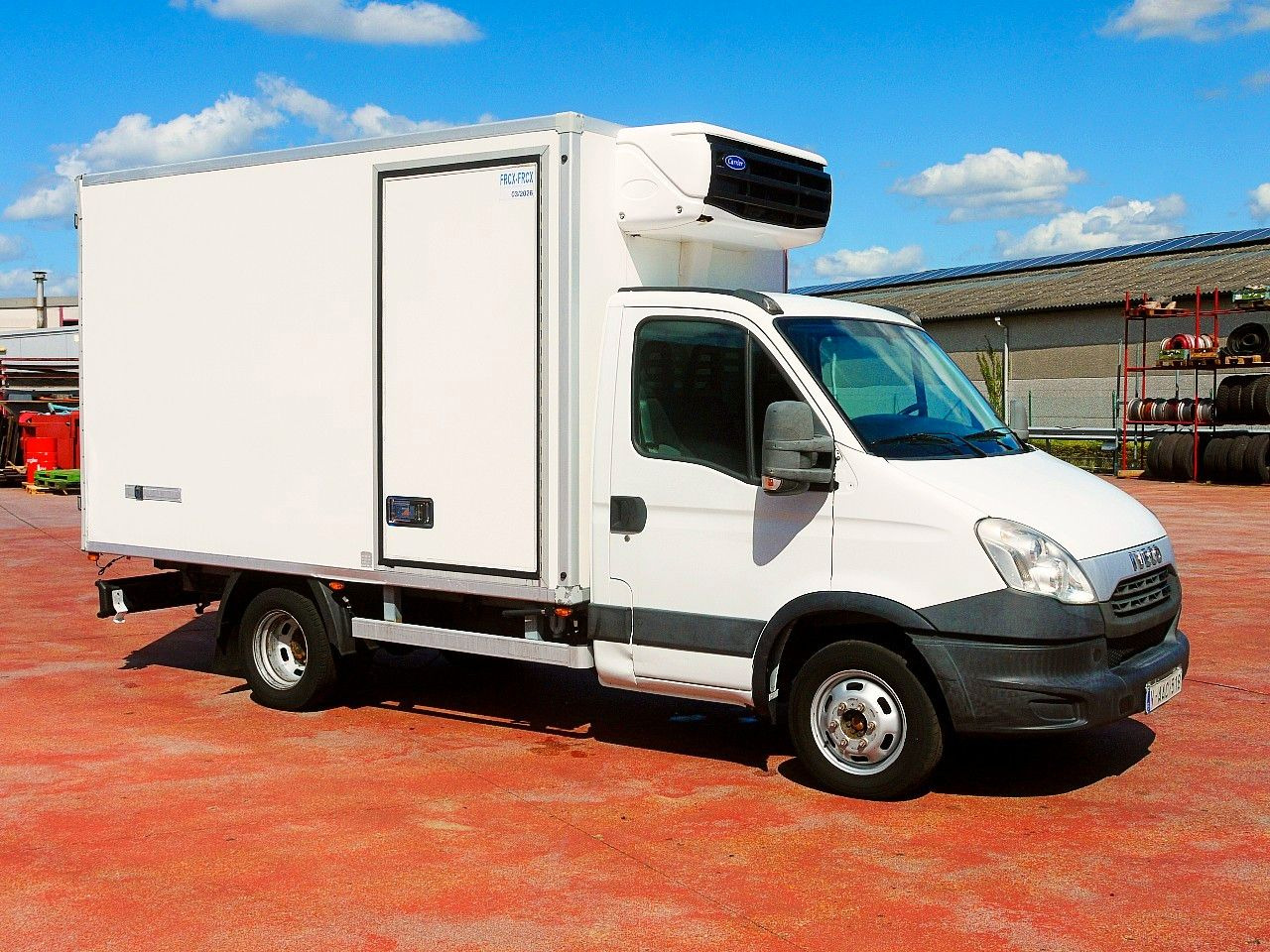 Iveco 35C13 DAILY KUHLKOFFER CARRIER XARIOS 600 MULTI - Chladiarenská dodávka: obrázok 2 Iveco 35C13 DAILY KUHLKOFFER CARRIER XARIOS 600 MULTI - Chladiarenská dodávka: obrázok 2