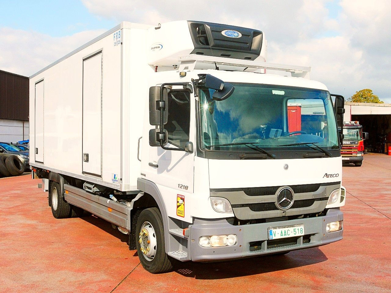 Mercedes-Benz 1218 ATEGO KUHLKOFFER CARRIER SUPRA 550 LBW - Chladirenské nákladné vozidlo: obrázok 2 Mercedes-Benz 1218 ATEGO KUHLKOFFER CARRIER SUPRA 550 LBW - Chladirenské nákladné vozidlo: obrázok 2