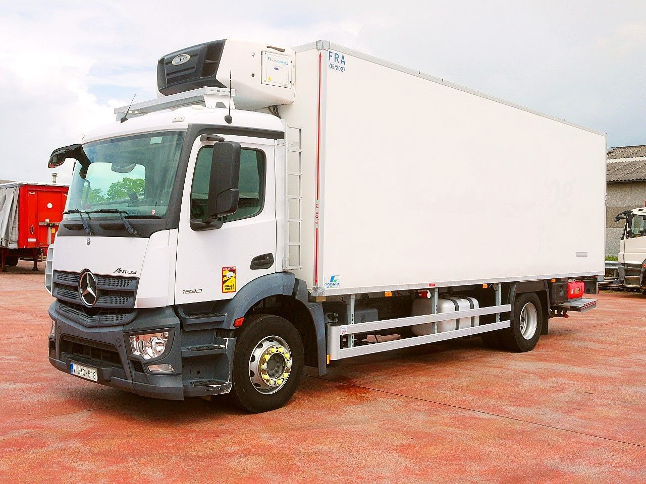 Mercedes-Benz 1830 ANTOS KUHLKOFFER CARRIER SUPRA 850 - Chladirenské nákladné vozidlo: obrázok 3 Mercedes-Benz 1830 ANTOS KUHLKOFFER CARRIER SUPRA 850 - Chladirenské nákladné vozidlo: obrázok 3