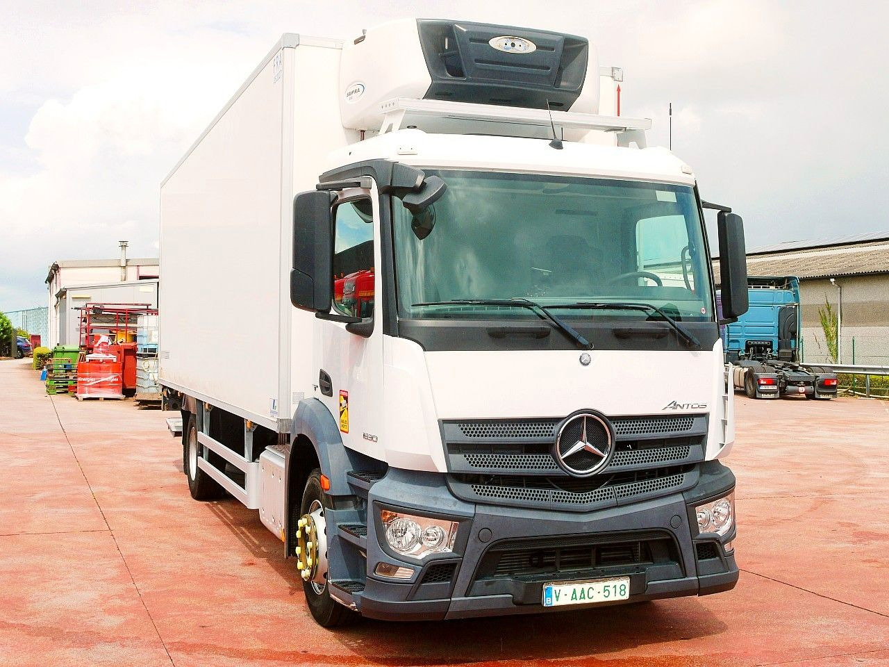 Mercedes-Benz 1830 ANTOS KUHLKOFFER CARRIER SUPRA 850 - Chladirenské nákladné vozidlo: obrázok 1 Mercedes-Benz 1830 ANTOS KUHLKOFFER CARRIER SUPRA 850 - Chladirenské nákladné vozidlo: obrázok 1
