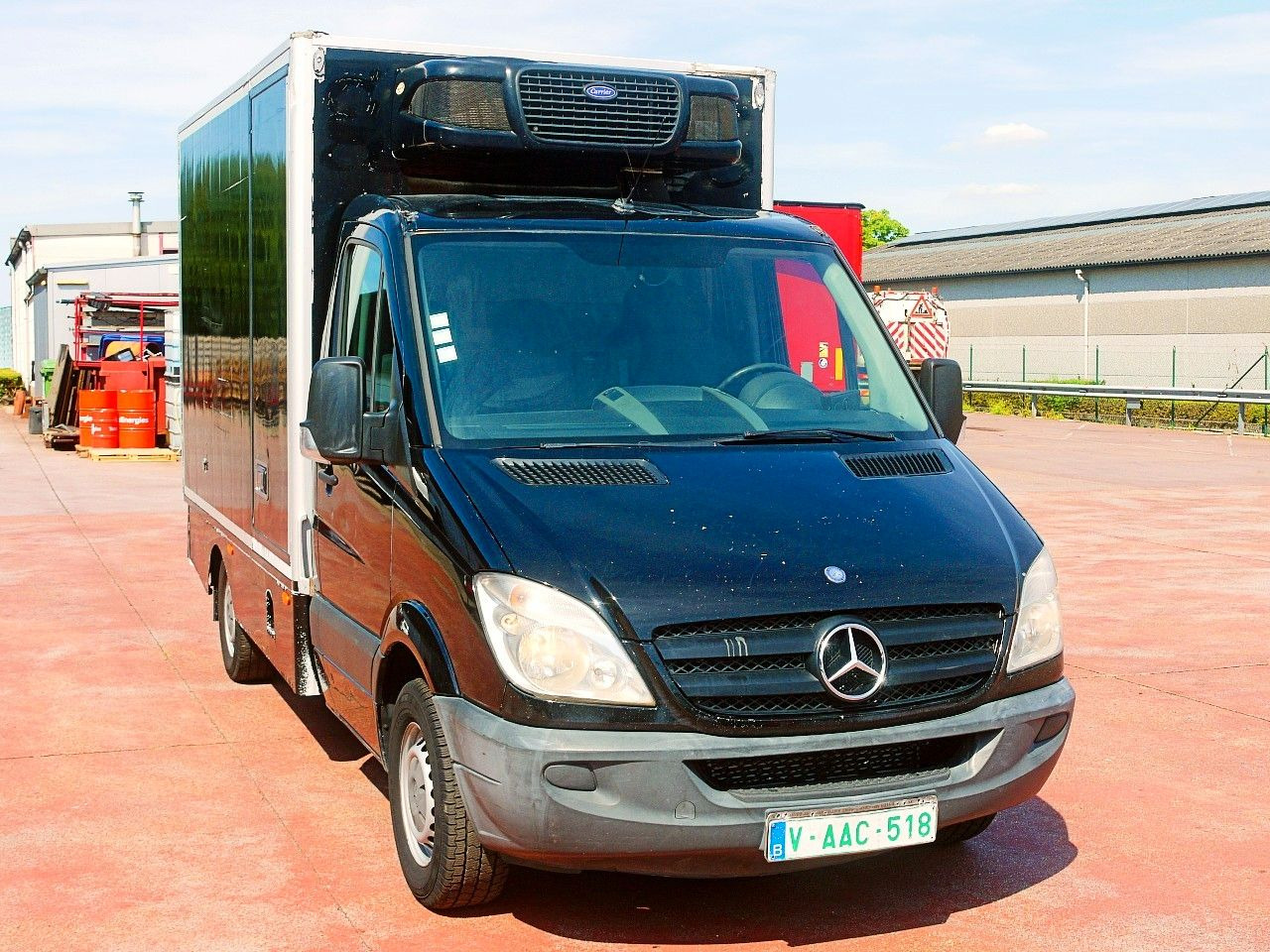 Mercedes-Benz 319 SPRINTER V6 KUHLKOFFER CARRIER PULSOR 600 MT - Chladiarenská dodávka: obrázok 1 Mercedes-Benz 319 SPRINTER V6 KUHLKOFFER CARRIER PULSOR 600 MT - Chladiarenská dodávka: obrázok 1