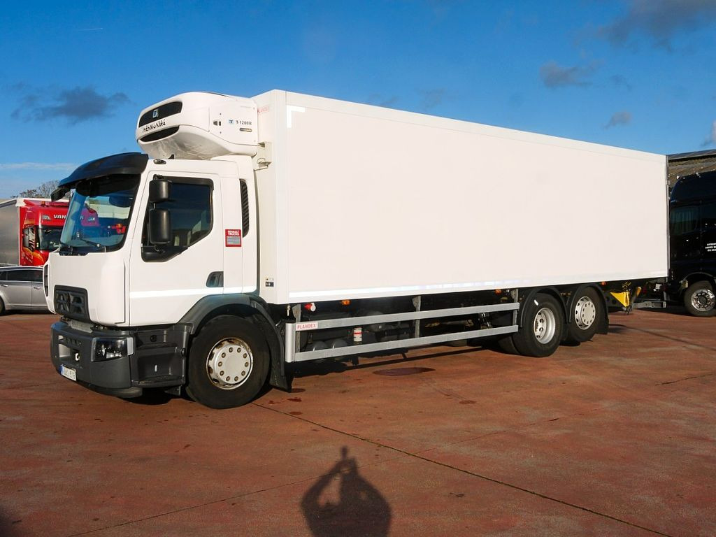 Renault 26.320 D KUHLKOFFER THERMOKING MT T1200 6X2 A/C Renault 26 320 D KUHLKOFFER THERMOKING MT T1200 6X2 A/C - Chladirenské nákladné vozidlo: obrázok 4 Renault 26.320 D KUHLKOFFER THERMOKING MT T1200 6X2 A/C Renault 26 320 D KUHLKOFFER THERMOKING MT T1200 6X2 A/C - Chladirenské nákladné vozidlo: obrázok 4