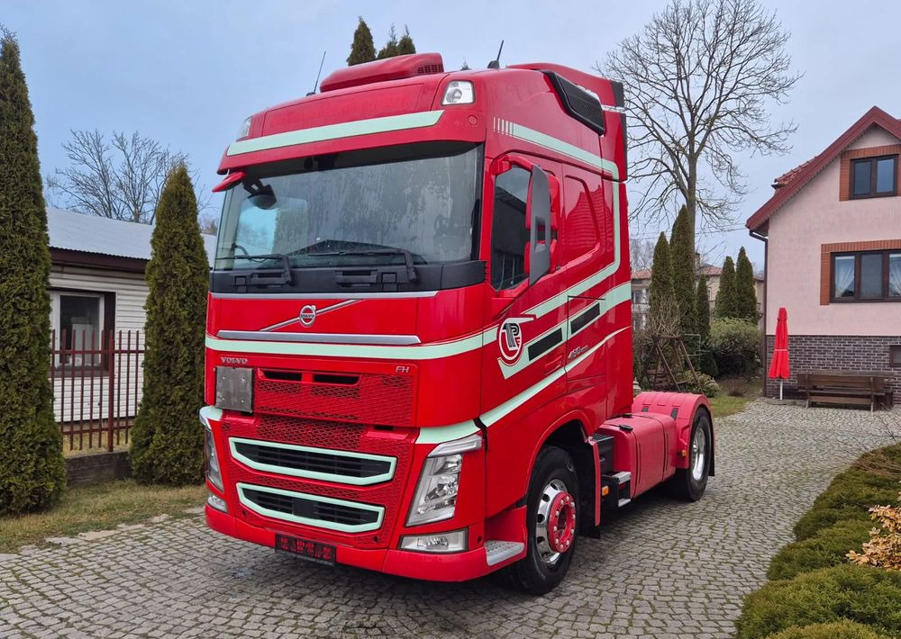 Volvo FH GLOBETROTTER - Ťahač: obrázok 1 Volvo FH GLOBETROTTER - Ťahač: obrázok 1