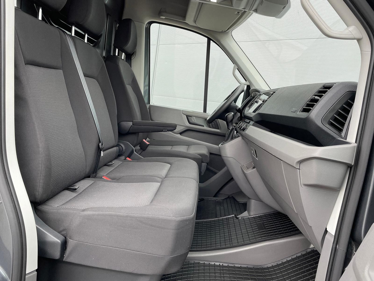 Furgon MAN TGE 3.160 L4H3 KASTEN TEMPOMAT AHK SITZHZ DAB: obrázok 15 Furgon MAN TGE 3.160 L4H3 KASTEN TEMPOMAT AHK SITZHZ DAB: obrázok 15