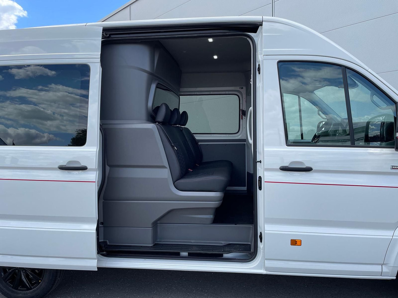 Furgon, Dodávkа s dvojitou kabínou MAN TGE 3.200 L3H3 MIXTO 4x4 Individual S ACC STANDH: obrázok 10 Furgon, Dodávkа s dvojitou kabínou MAN TGE 3.200 L3H3 MIXTO 4x4 Individual S ACC STANDH: obrázok 10